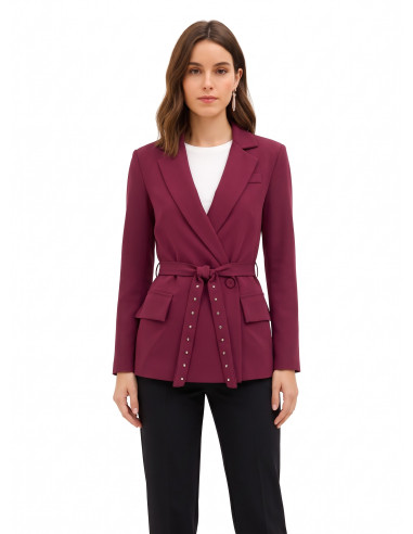 Casaco tipo blazer em tecido cady com cinto a condizer e tachas Rinascimento