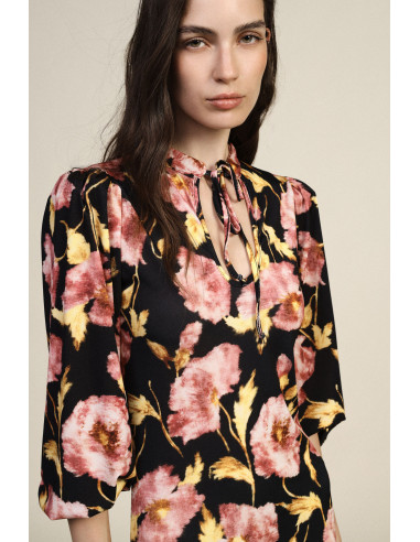 Vestido midi com estampado floral, mangas 3/4 e decote em V Dixie
