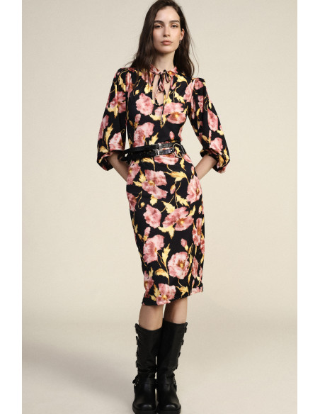 Vestido midi com estampado floral, mangas 3/4 e decote em V Dixie