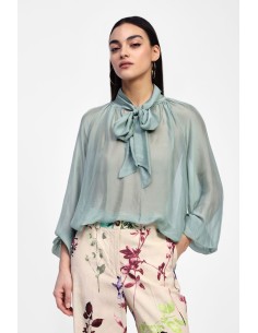 Blusa transparente com laço decorativo Dixie