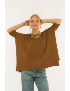 Manga curta com decote em barco Kontatto