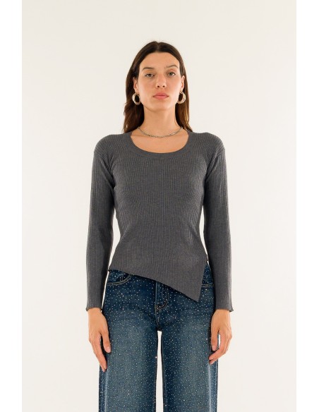 Decote assimétrico Madonna Kontatto