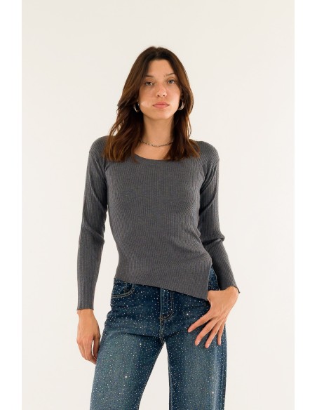 Decote assimétrico Madonna Kontatto