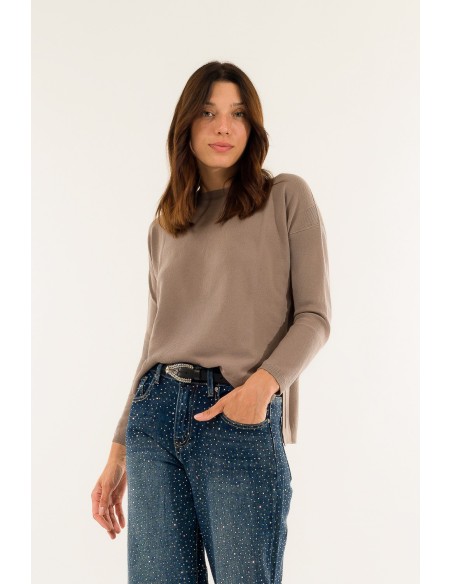 Fendas laterais em malha Kontatto