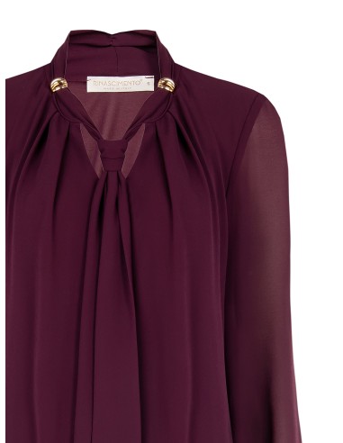 Blusa larga de georgette com laço e pormenor de joia Rinascimento
