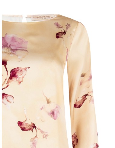 Blusa de cetim solta e esvoaçante com flores Rinascimento