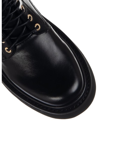 Bota de tornozelo com decoração metálica no calcanhar Rinascimento