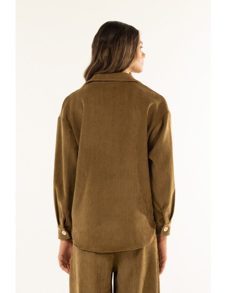 Sobre a camisa Kontatto