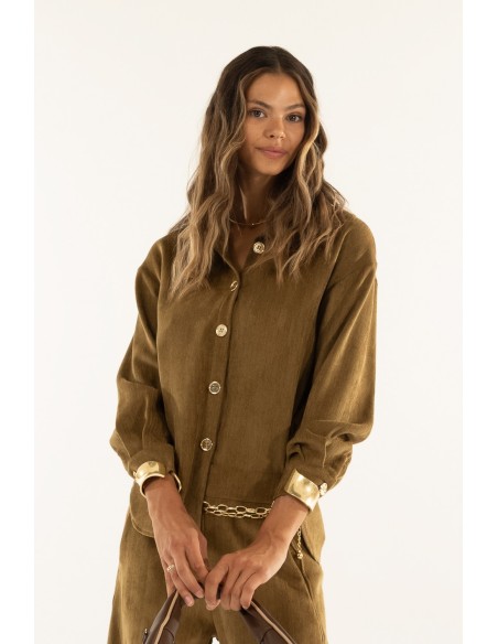 Sobre a camisa Kontatto