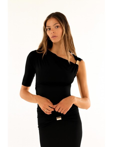 Blusa assimétrica com jóias Kontatto