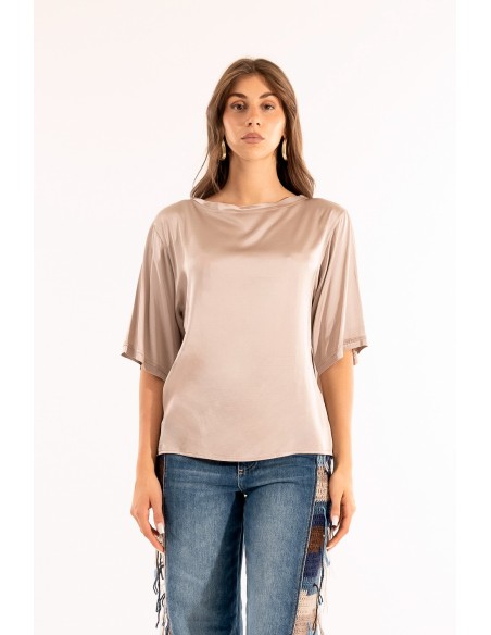 T-Shirt de cetim sobre Kontatto