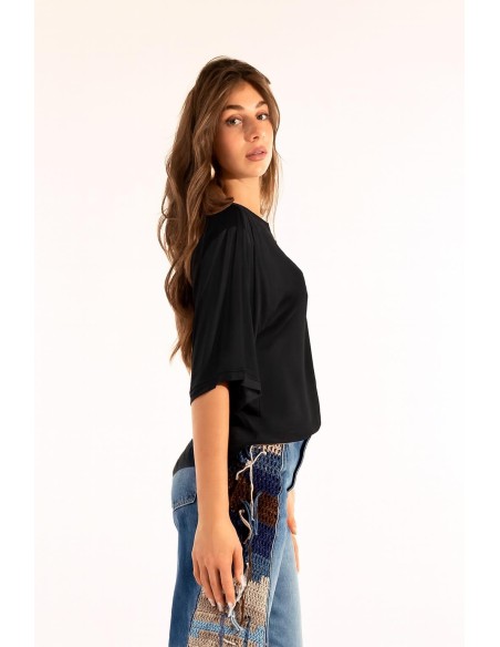 T-Shirt de cetim sobre Kontatto