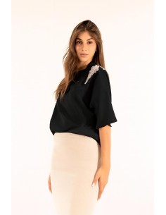 Aplicação de lantejoulas em T Kontatto