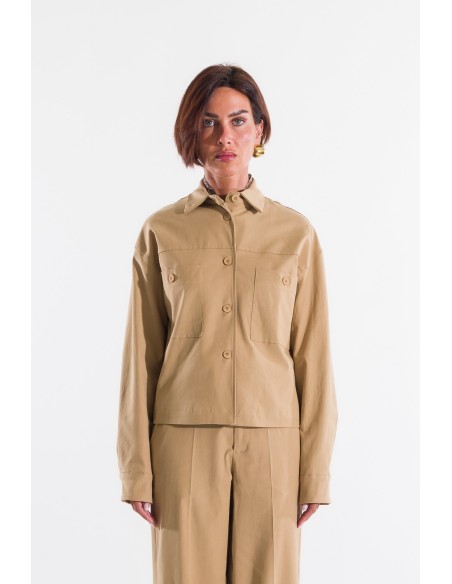 Sobre a camisa Kontatto