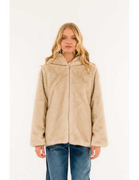 Capuz de pele Kontatto