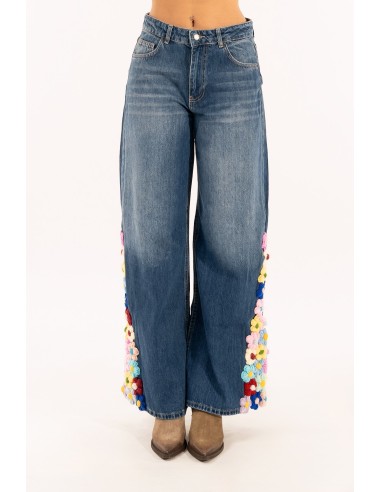 Jeans palazzo com flores aplicadas Kontatto