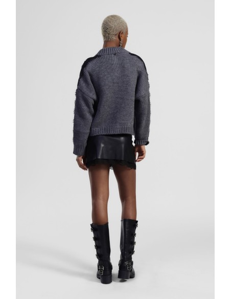 Saia curta com barra em renda e corte reto Dixie