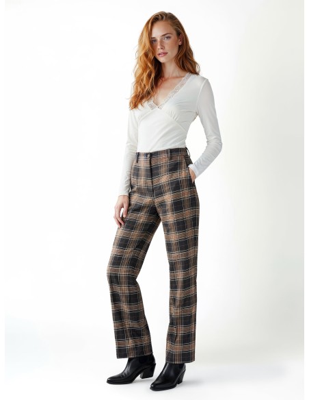 Body em mistura de viscose com decote em V com renda Rinascimento