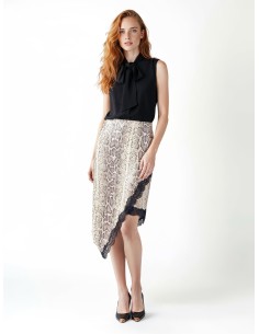 Saia lápis assimétrica com padrão de píton, coberta de lantejoulas e com renda na barra Rinascimento