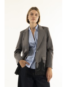 Casaco com renda na bainha Kontatto