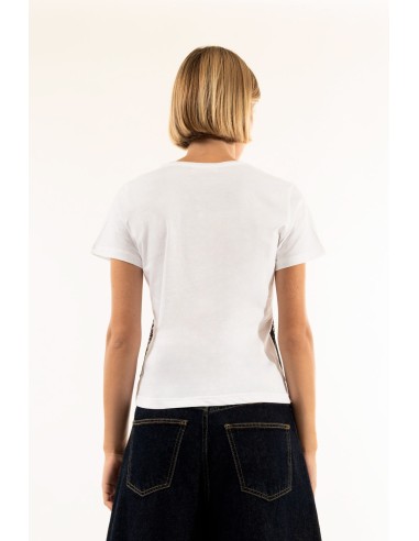 T-Shirt Combinada com Renda Kontatto