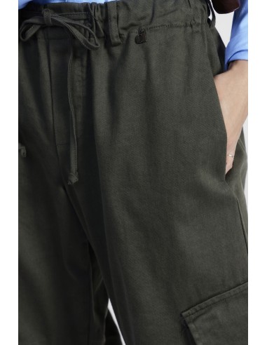 Calças cargo com bolsos aplicados e cordão Dixie