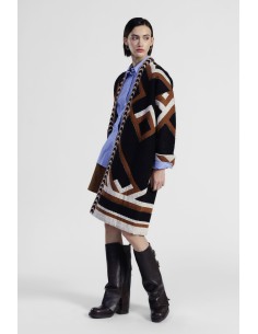 Capa com motivo geométrico e bordo decorativo Dixie