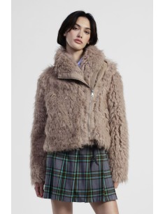 Casaco Curto em Pelo Sintético com Fecho Lateral Dixie