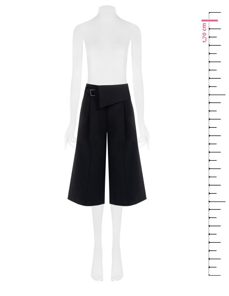 Bermuda com pinças e cinto coordenado Rinascimento