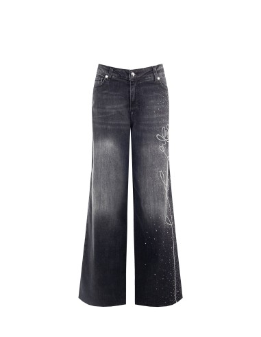 Jeans corte recto com strass e bordado numa perna Rinascimento