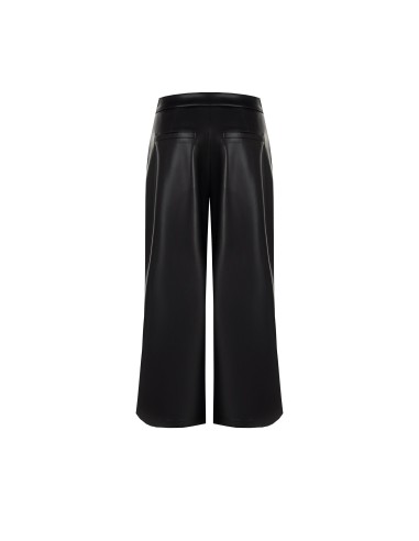 Calças Cropped em Pele Sintética com Bolsos Rinascimento