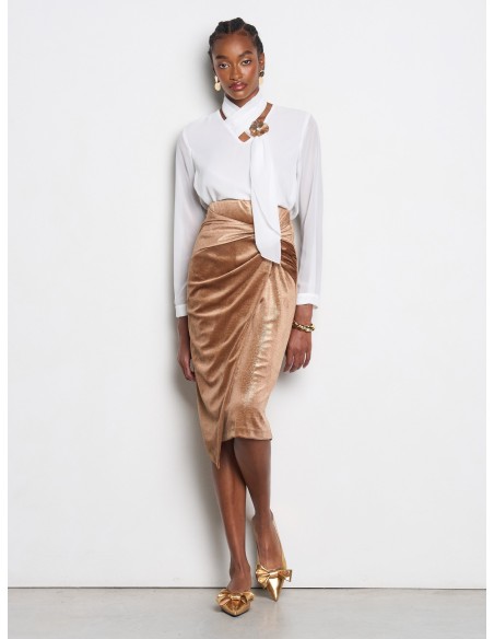 Blusa fluida em georgette com broche de flor e foulard integrado Rinascimento