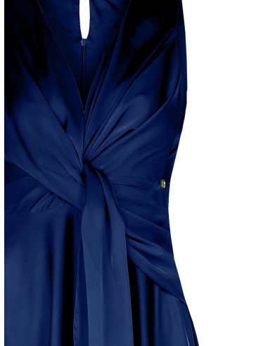 Vestido extra longo em cetim com decote em V e drapeado na lateral Rinascimento