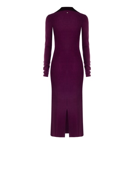 Vestido Longo Justo em Malha Canelada com Decote em V e Gola em Raso Rinascimento