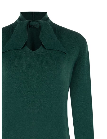 Camisola com pequeno decote em V e laço Rinascimento