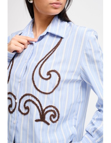 Camisa cropped de riscas finas com bordados Maryley