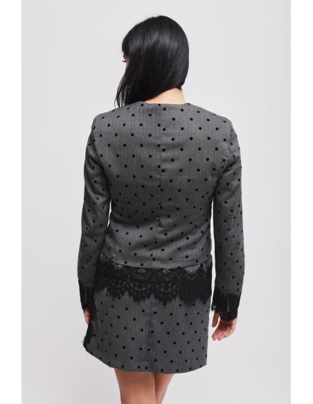 Jaqueta cropped às bolinhas com pormenores em renda Maryley