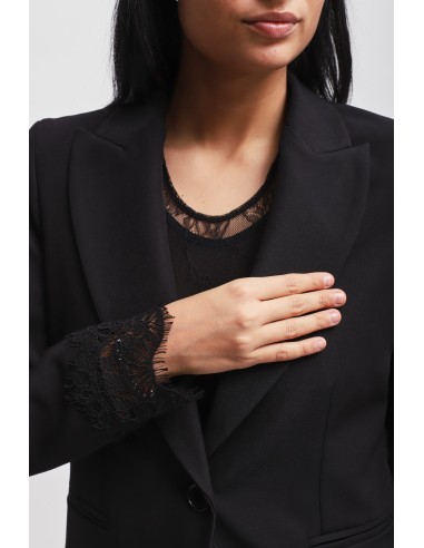 Conjunto blazer de um só botão e calças cigarro com renda Maryley