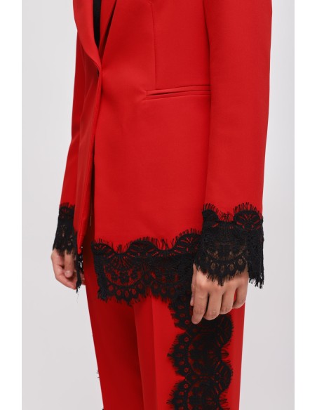 Conjunto com blazer de um só peito e calças à cigarrete com renda Maryley