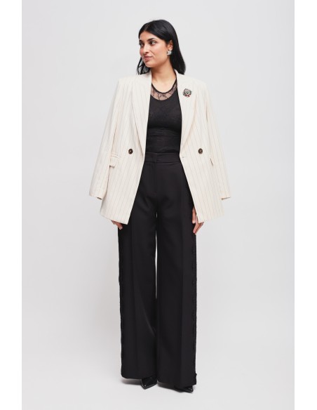 Blazer às riscas com broche Maryley