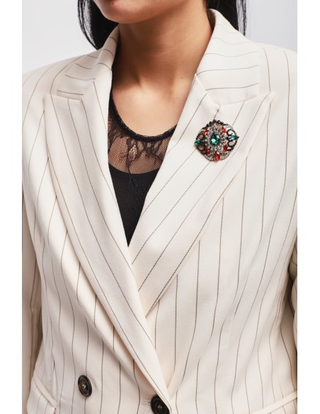 Blazer risca-de-giz com broche Maryley