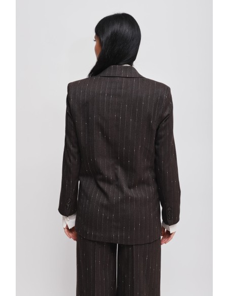 Blazer risca-de-giz com broche Maryley