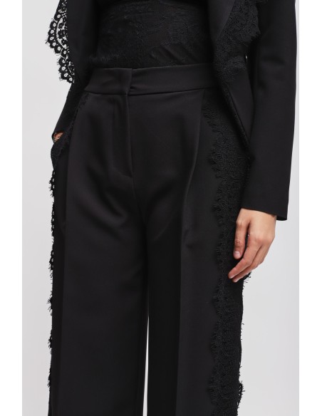 Conjunto com blazer cruzado e calças palazzo com renda Maryley
