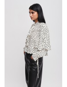 Blusa em viscose com padrão de bolinhas e folhos Maryley 2