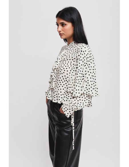 Blusa em viscose às bolinhas com folhos Maryley