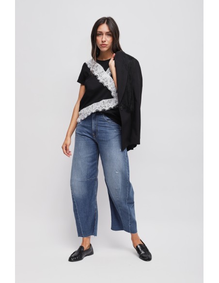 T-Shirt com detalhes em renda Maryley