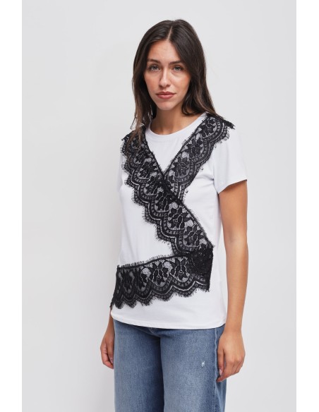 T-shirt com detalhes em renda Maryley