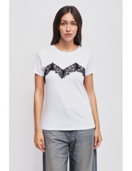 T-shirt com aplicações em renda Maryley