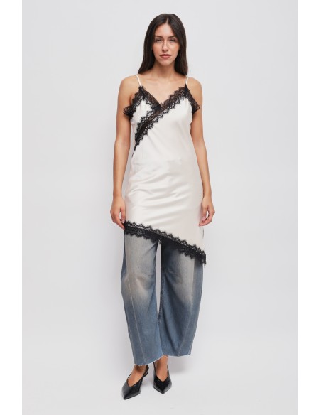 Vestido Assimétrico em Cetim com Renda Maryley