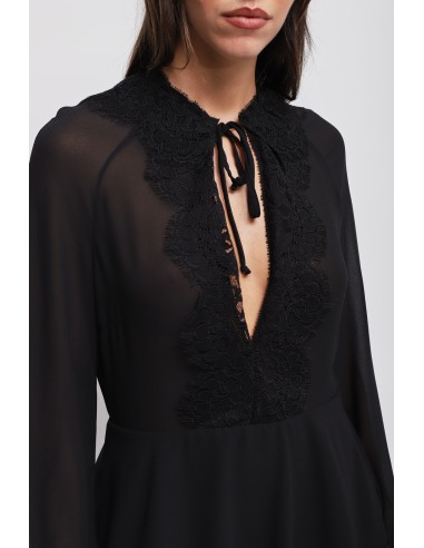 Vestido Curto com Renda Maryley